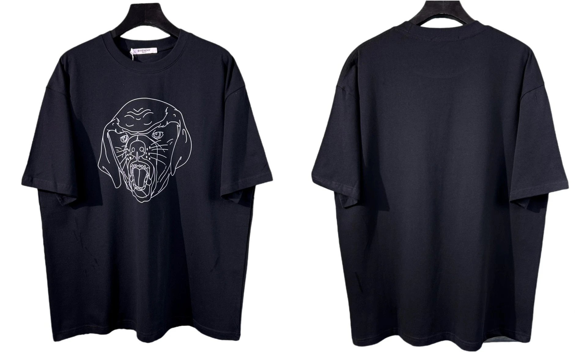 Givenchy T-Shirts Oversized graphic-print — 825 black