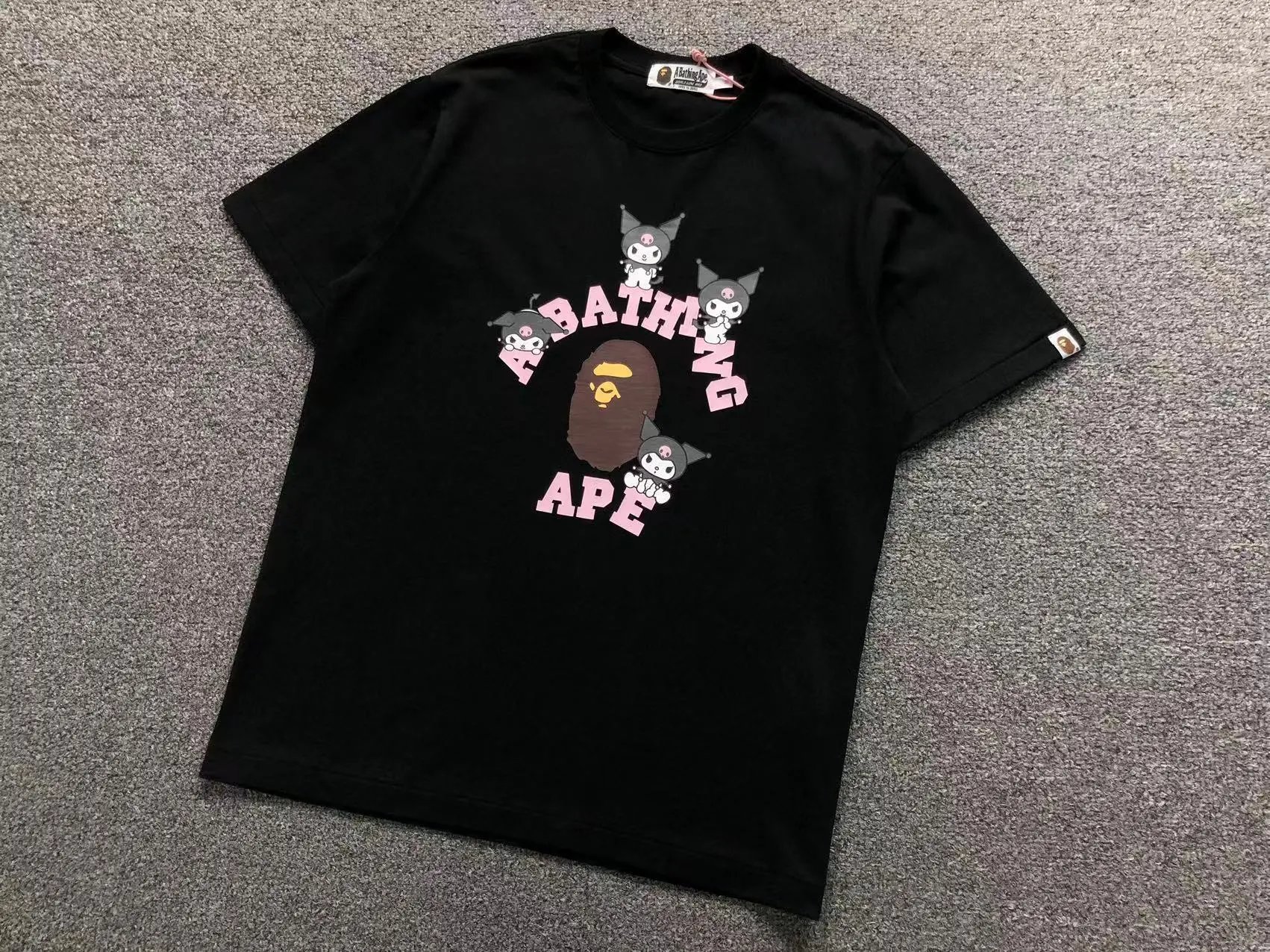 A Bathing Ape T-Shirts Short-Sleeve Graphic Print — 738 black