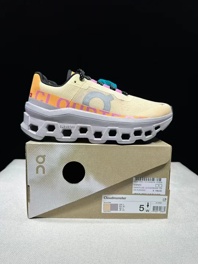 On Sneakers Cloudmonster 2 Running product detail image 1