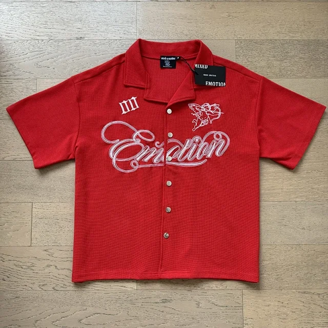 Mixed Emotion Shirts Short-Sleeve Button-Up Graphic Shirt product detail image 2