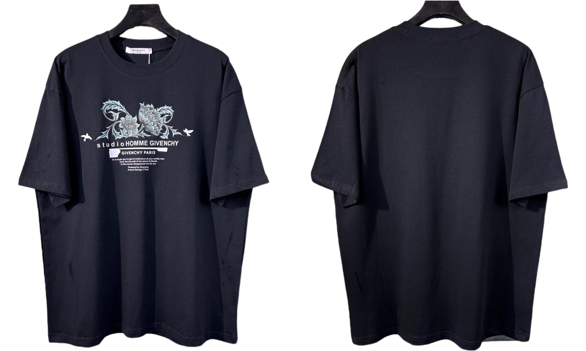 Givenchy T-Shirts Graphic Print — 840 black