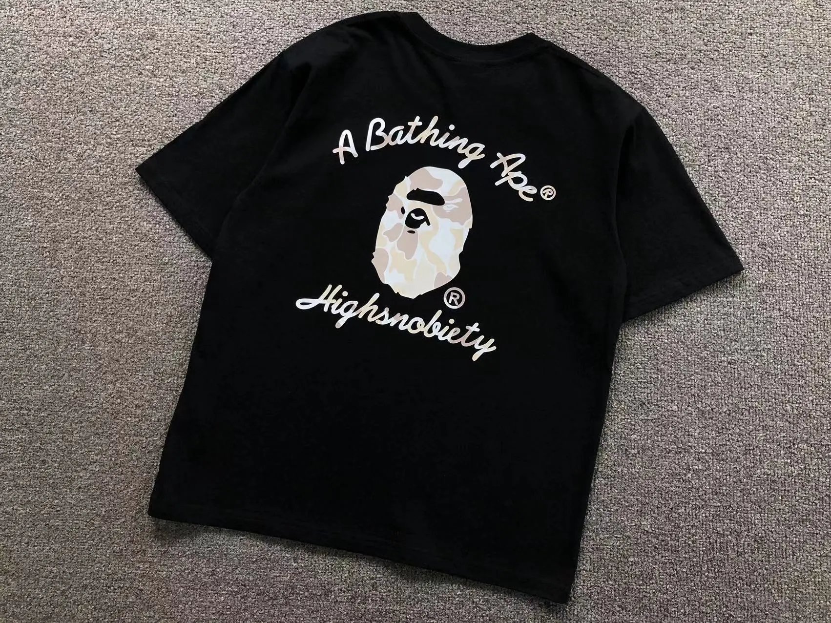 A Bathing Ape T-Shirts Graphic Print — 762 black