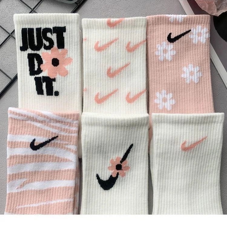 Nike Socks Floral Graphic Crew image 3