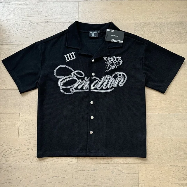 Mixed Emotion Shirts Short-Sleeve Button-Up Graphic Shirt product detail image 3