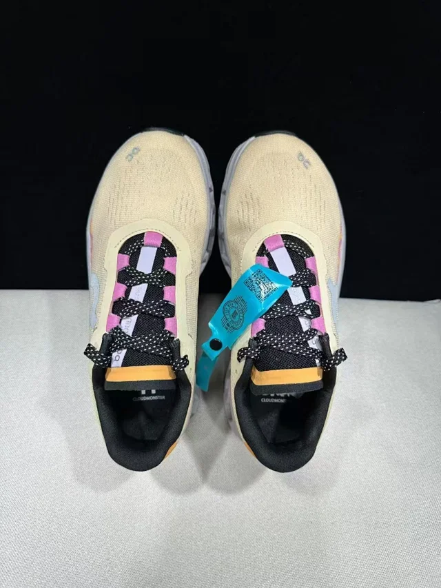On Sneakers Cloudmonster 2 Running product detail image 6