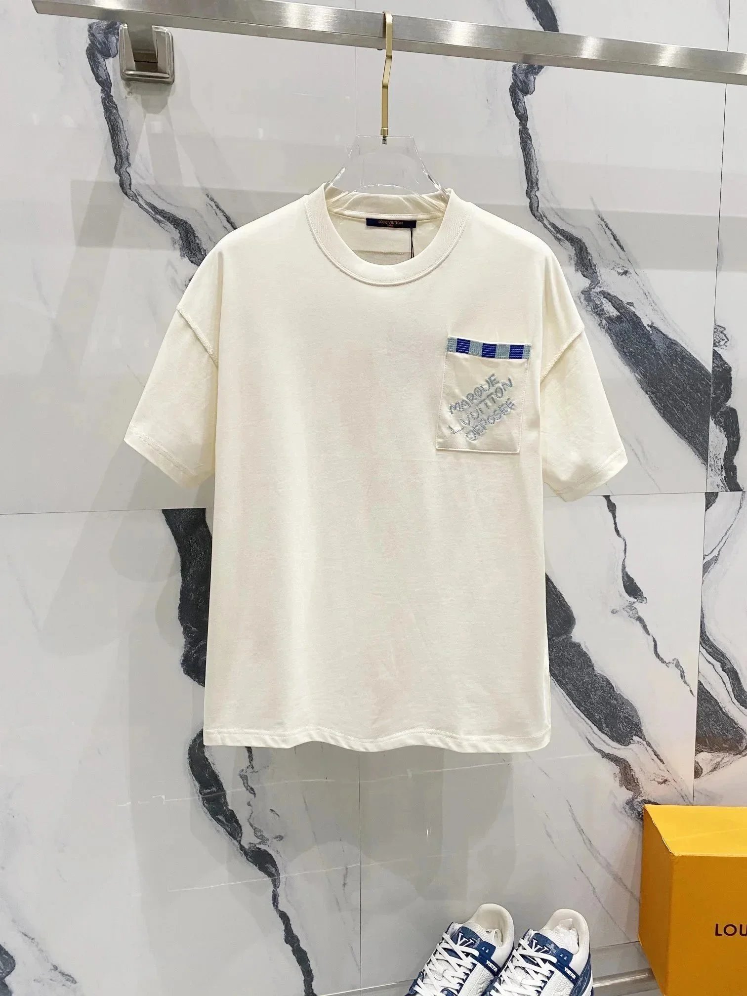 Louis Vuitton T-Shirts Short-Sleeve Logo Print T-Shirt image 6