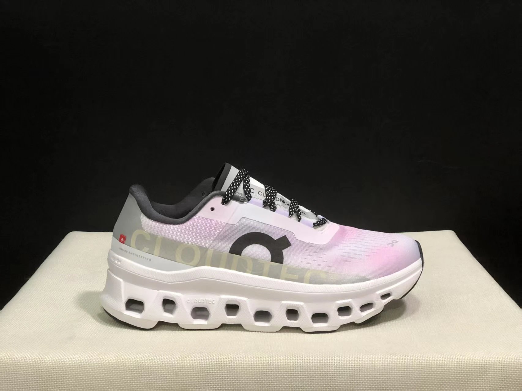 On Sneakers Cloudmonster 2 Running — 9