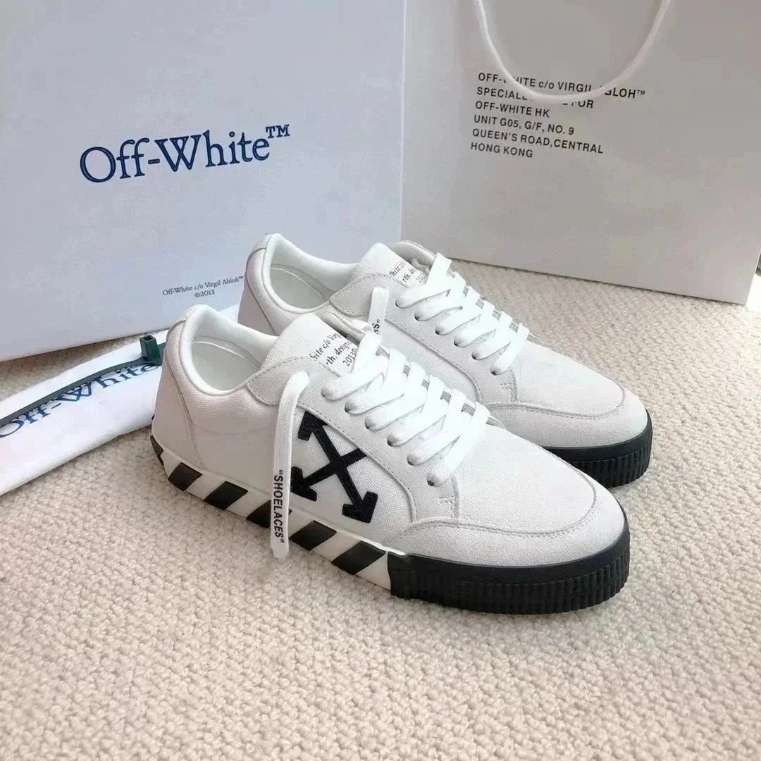 Gucci Sneakers Low-Top Lace-Up — 15