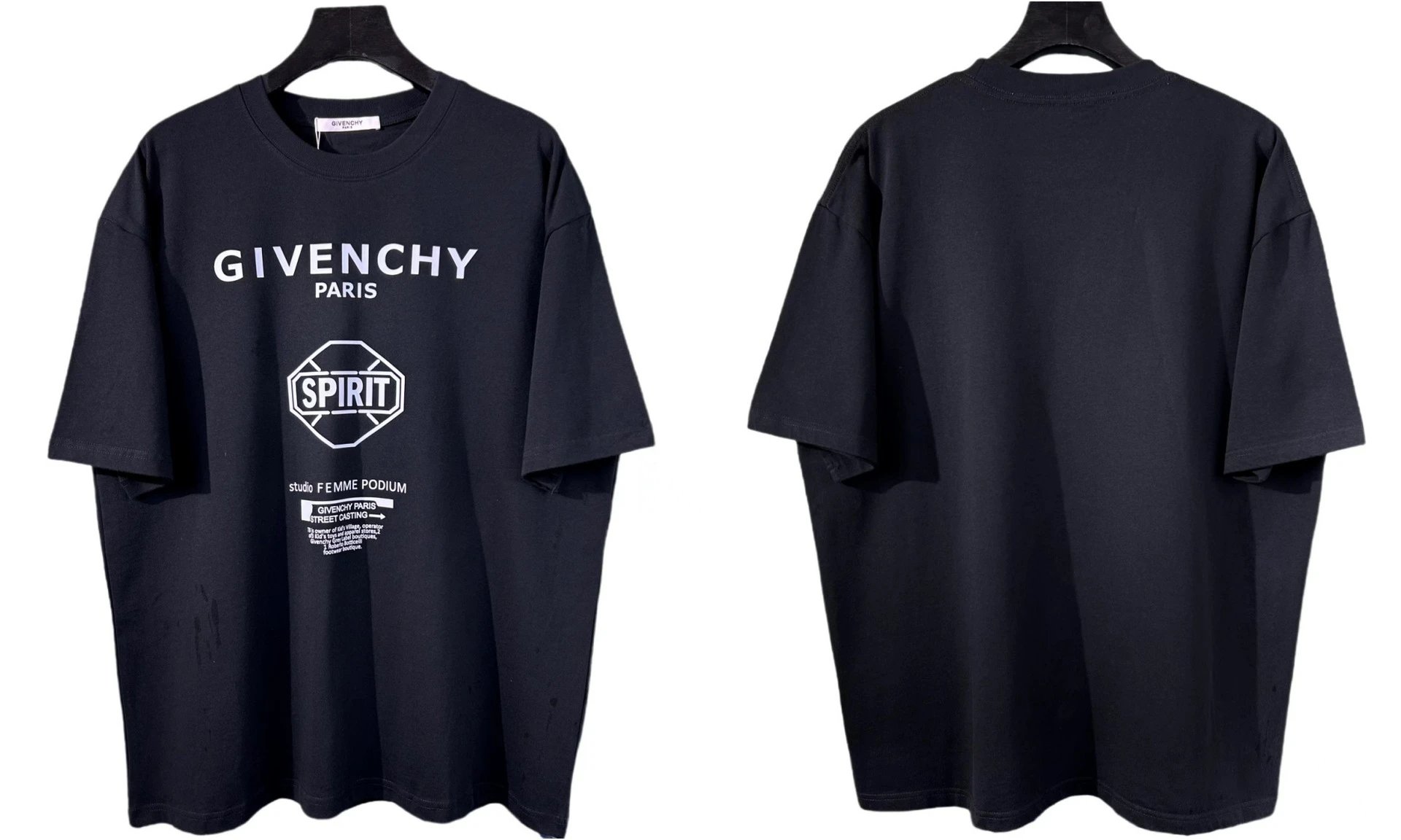 Givenchy T-Shirts Graphic Print — 842 black