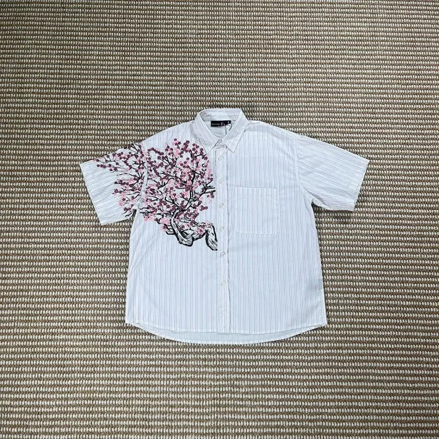 Derschutze T-Shirts Embroidered Graphic Short-Sleeve T-Shirt product detail image 1
