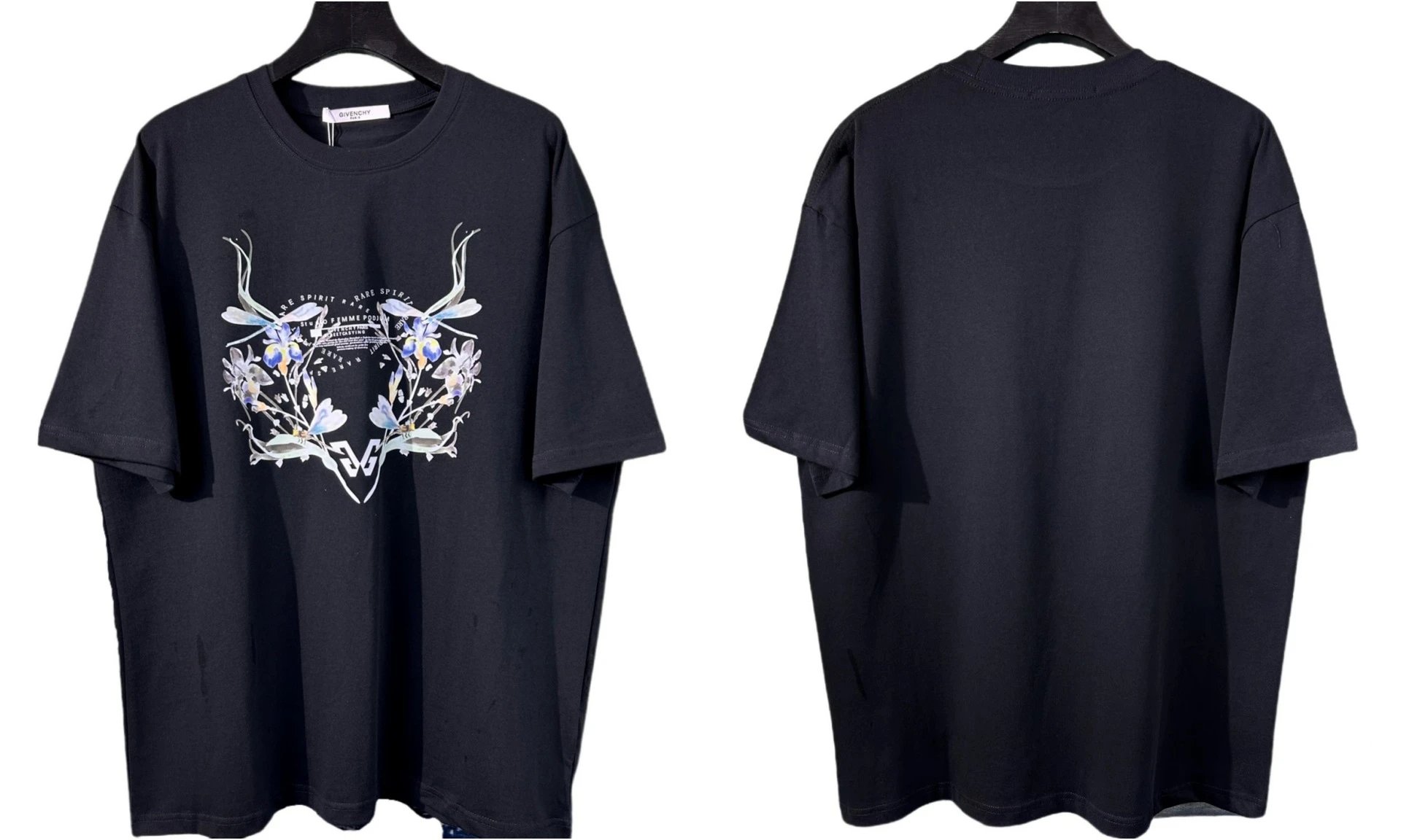 Givenchy T-Shirts Graphic Print — 852 black