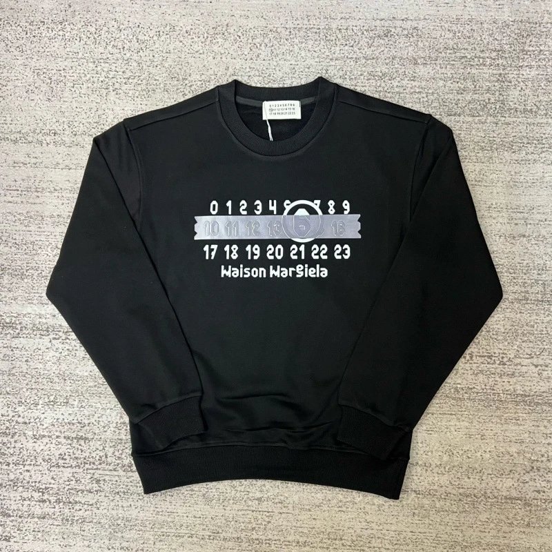 Maison Margiela Hoodies & Sweatshirts Crewneck sweatshirt with number-logo graphics — 22 black