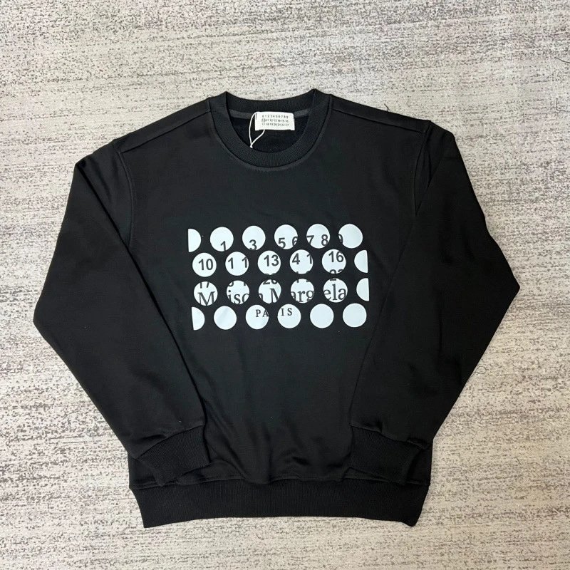 Maison Margiela Hoodies & Sweatshirts Crewneck sweatshirt with number-logo graphics — 25 black