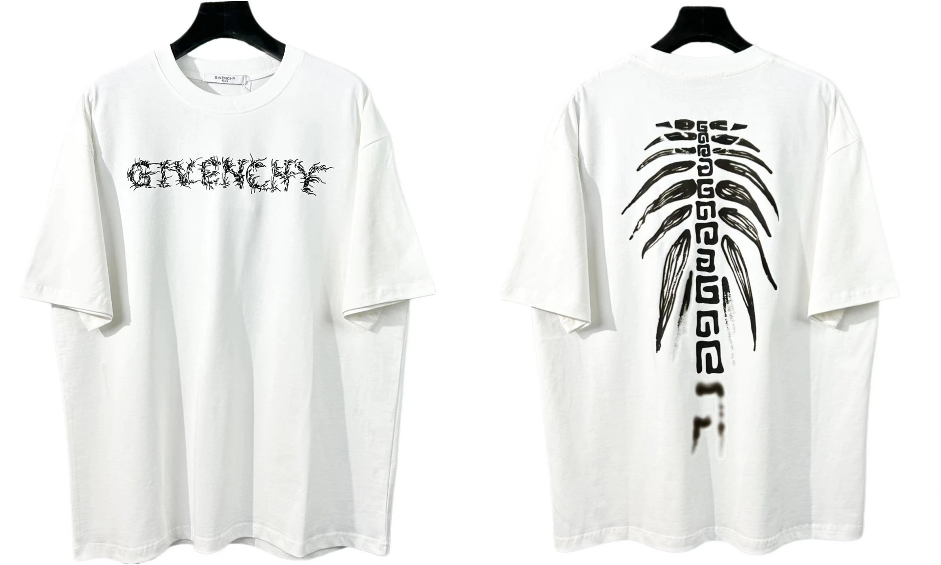 Givenchy T-Shirts Graphic Print — 837 white