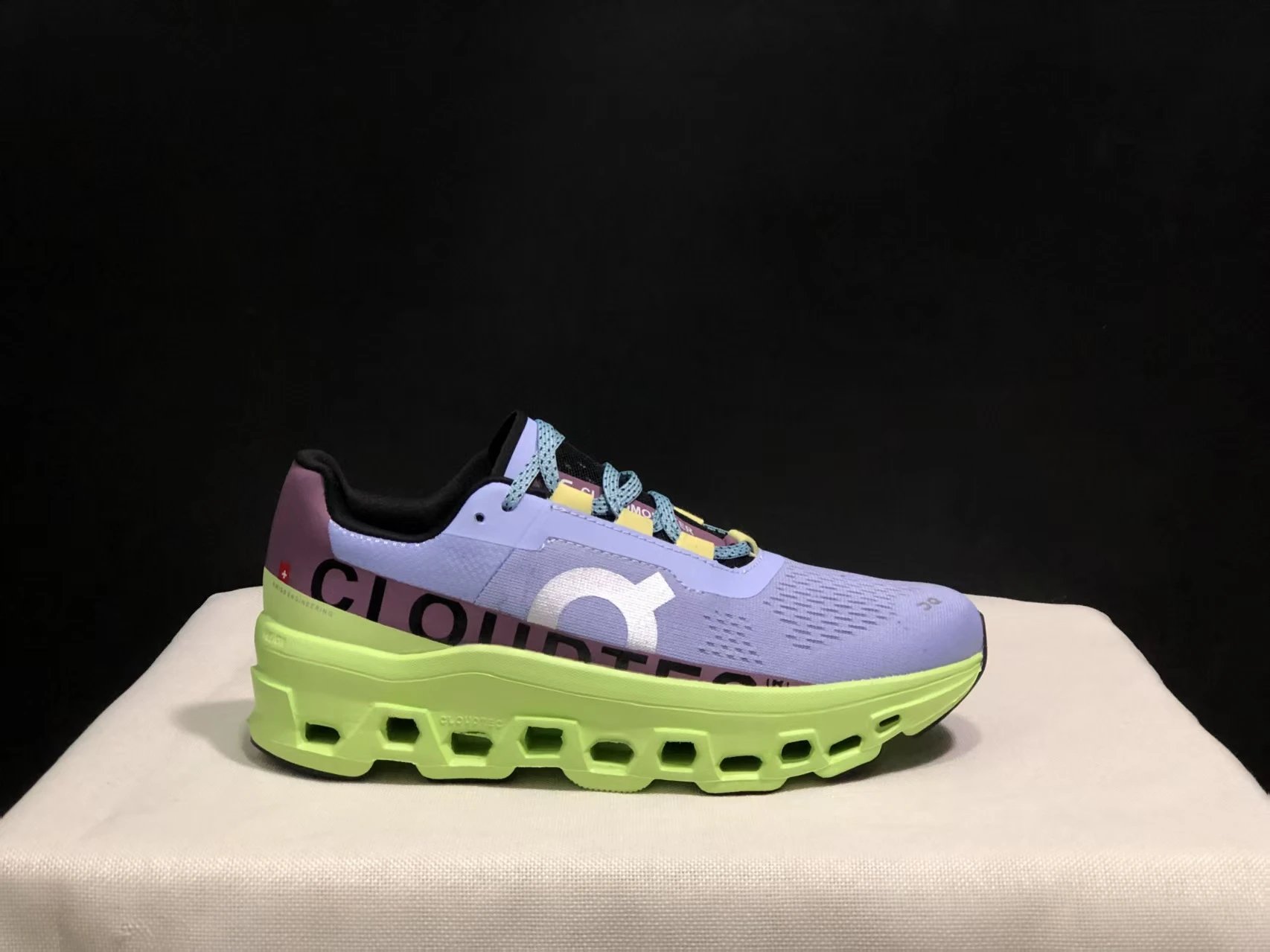 On Sneakers Cloudmonster 2 Running — 15