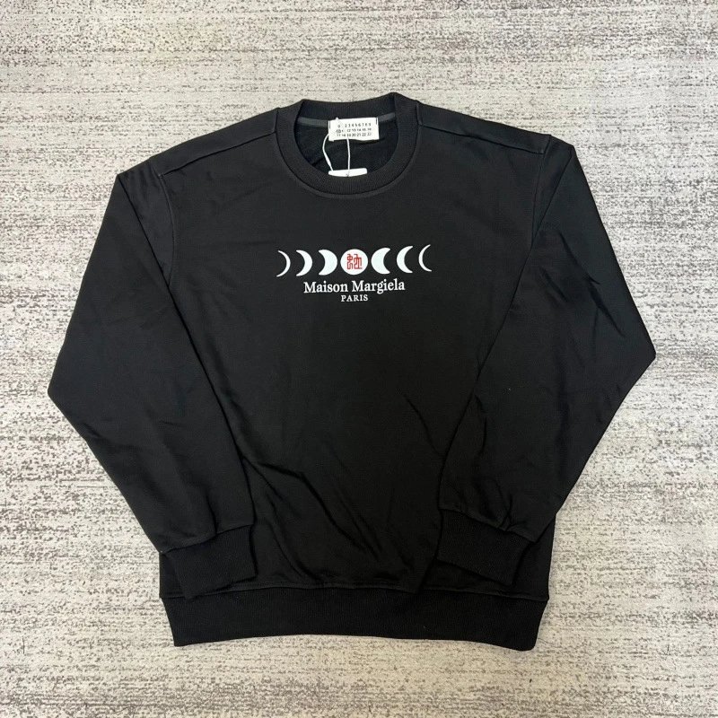 Maison Margiela Hoodies & Sweatshirts Crewneck sweatshirt with number-logo graphics — 40 black