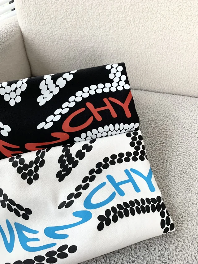 Givenchy T-Shirts Graphic Print product detail image 3