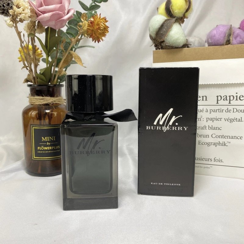 Burberry Hawthorn Bloom / Garden Roses Windsor Tonic — Mr. Burberry Light Fragrance 100 ml
