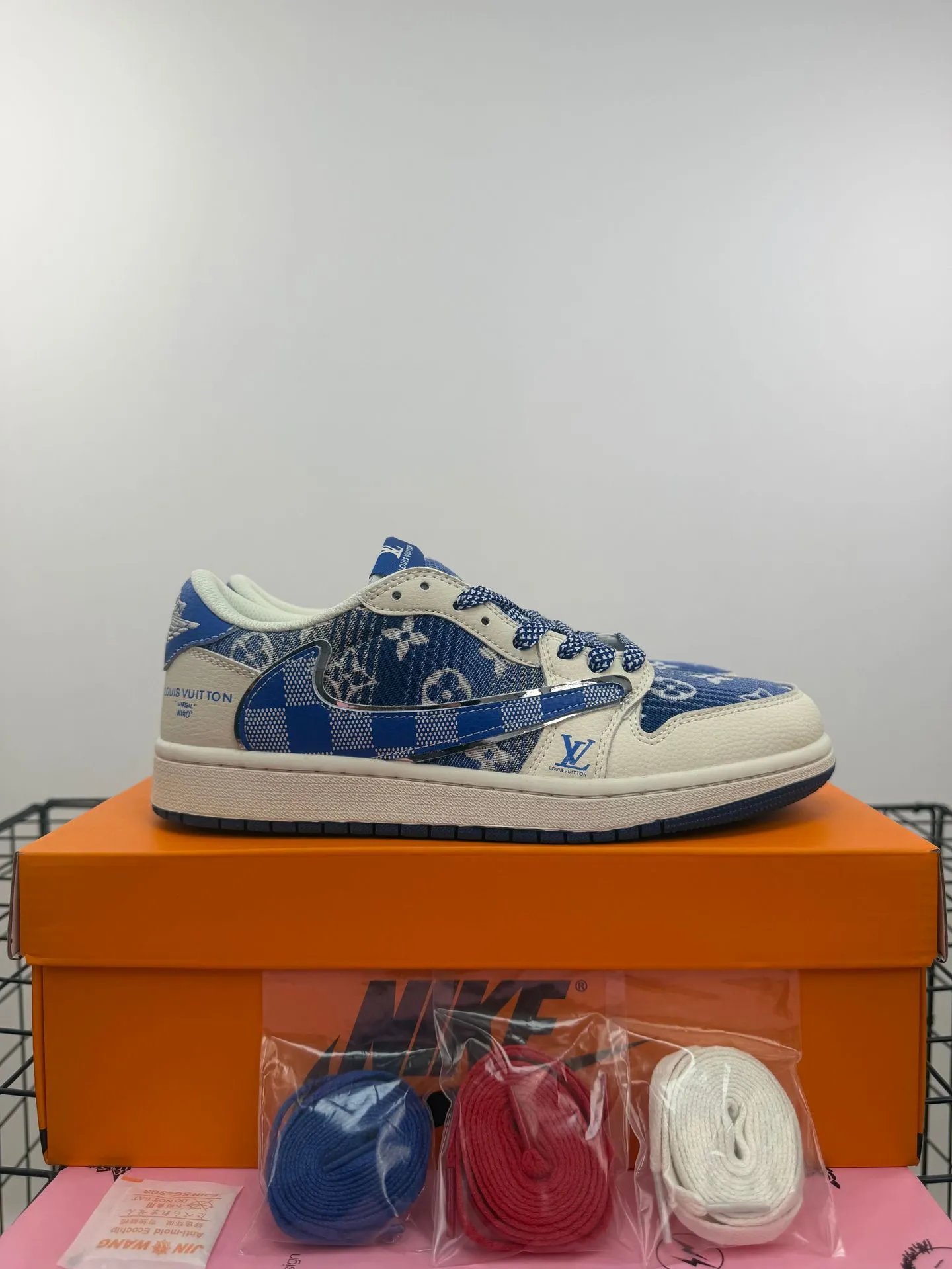 Nike Sneakers Air Jordan 1 Low — aj 1 Barb White Blue Check