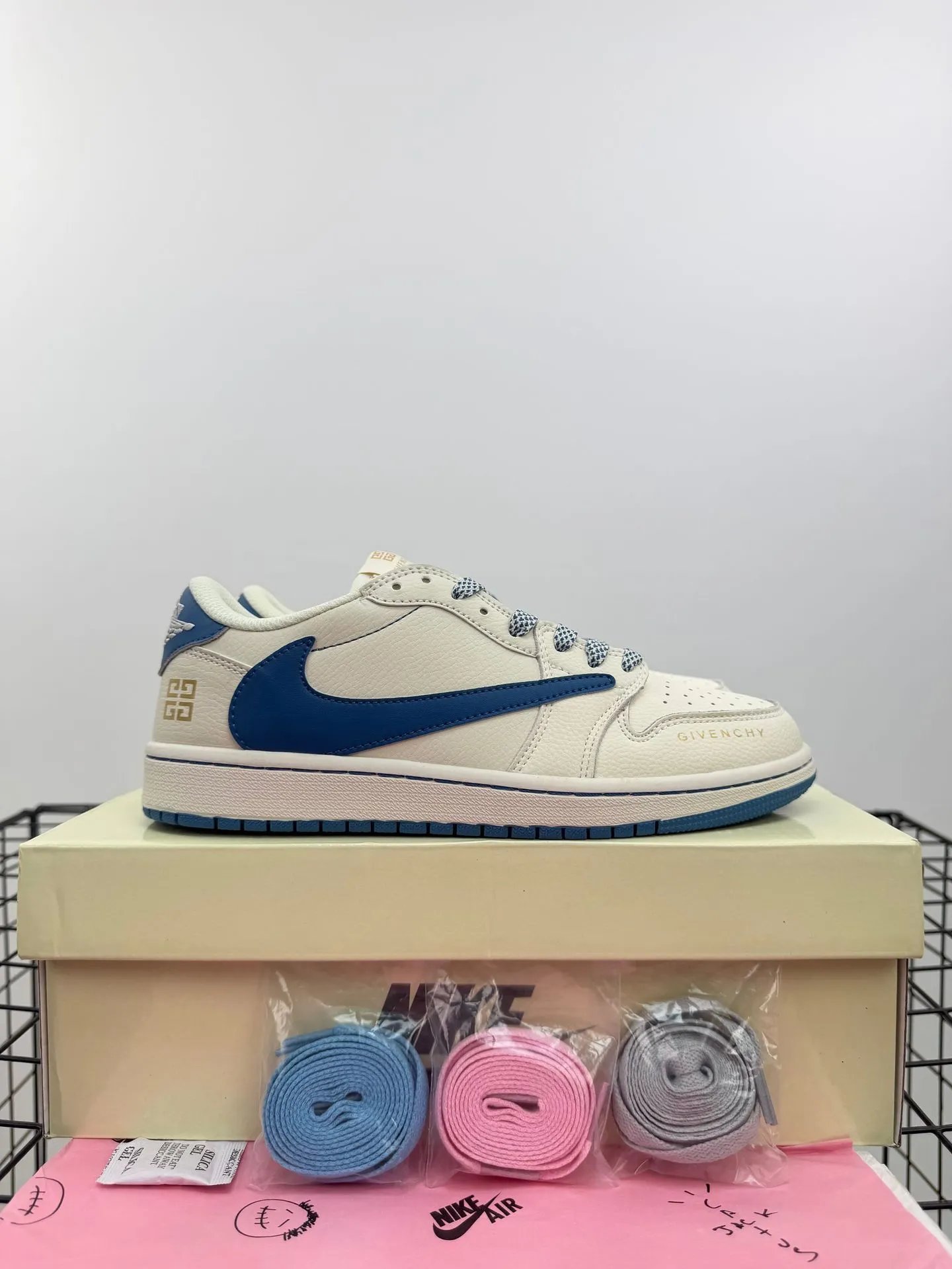 Nike Sneakers Air Jordan 1 Low — aj 1 Barbed white and blue