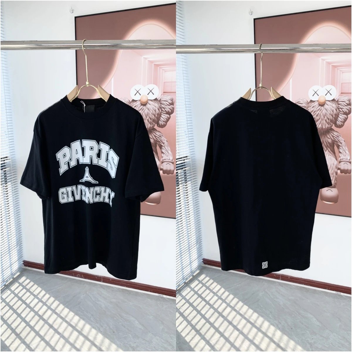 Givenchy T-Shirts Graphic Print — 846 black