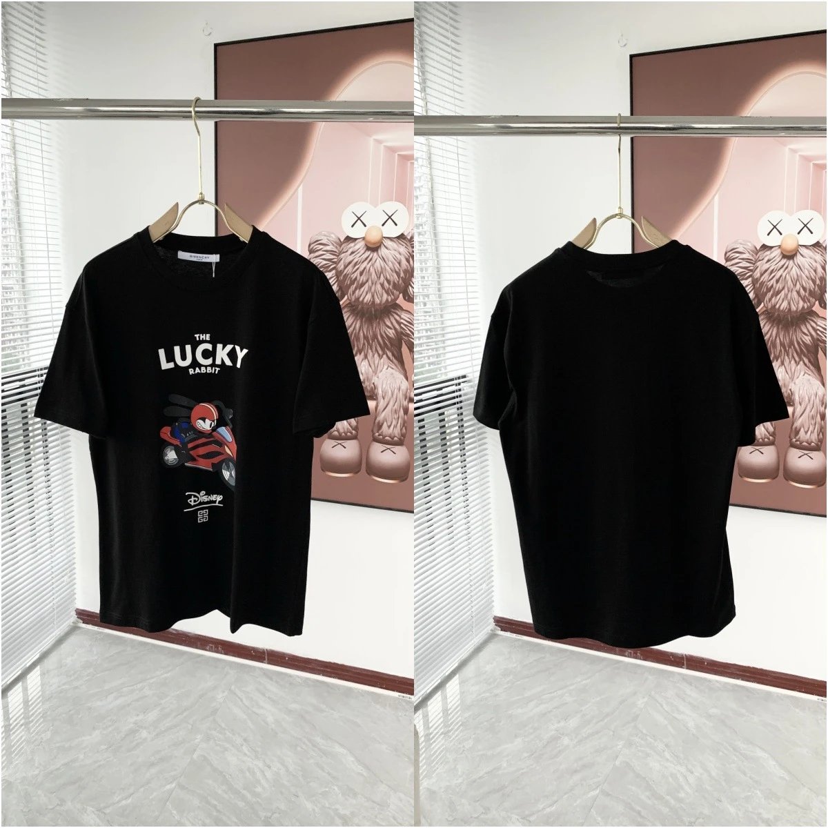 Givenchy T-Shirts Graphic Print — 848 black