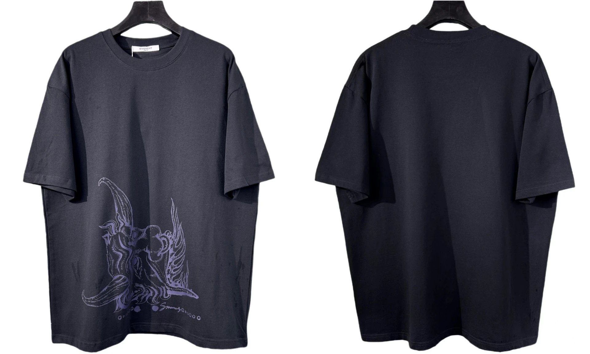 Givenchy T-Shirts Graphic Print — 844 black