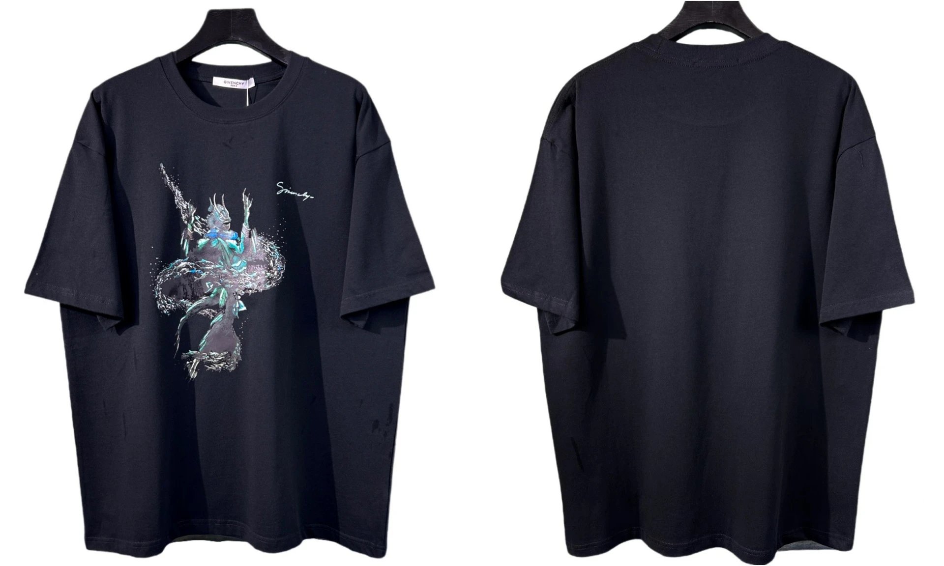 Givenchy T-Shirts Oversized graphic-print — 829 black