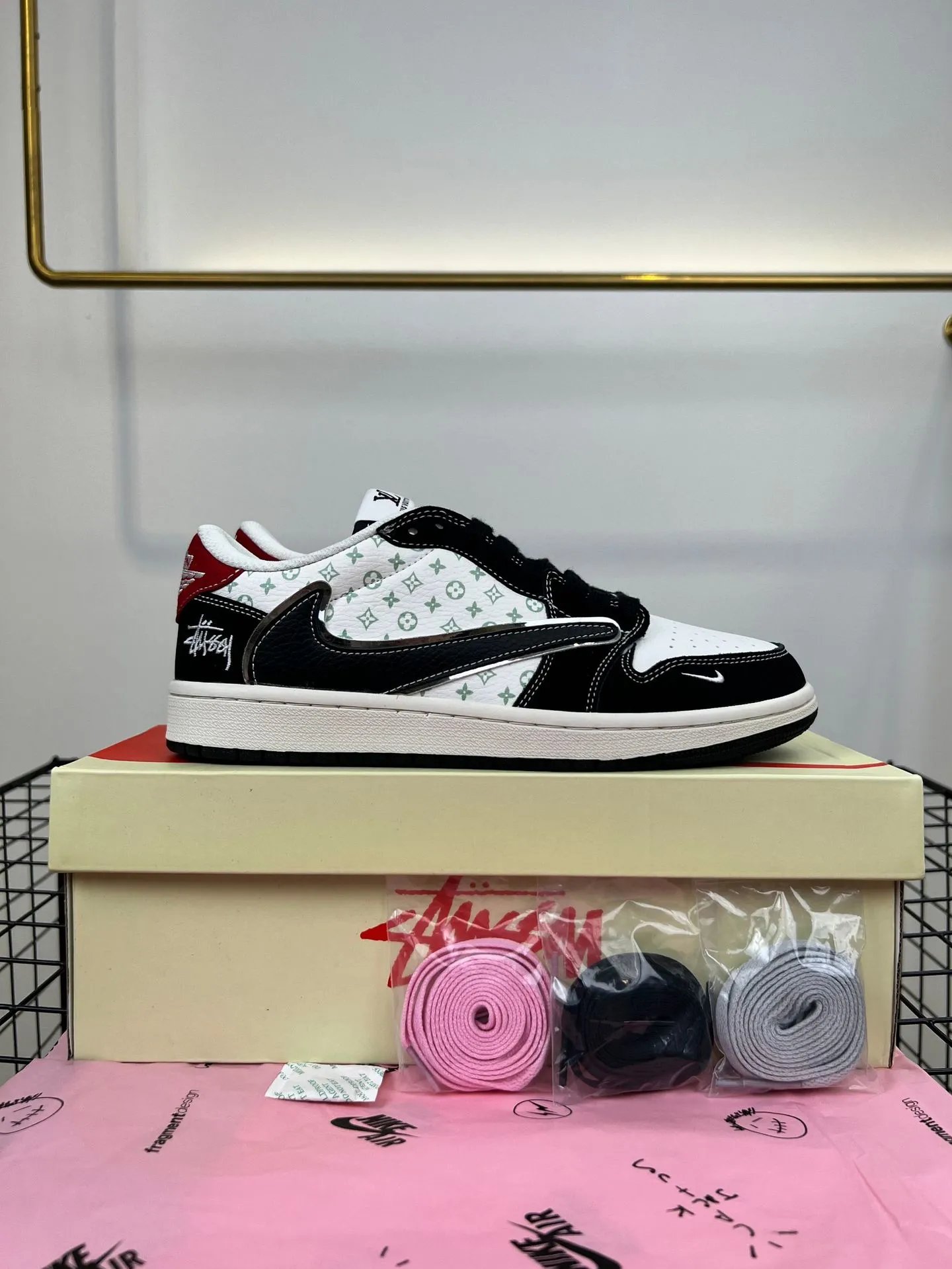 Nike Sneakers Air Jordan 1 Low — aj 1 Barb black and white red tail