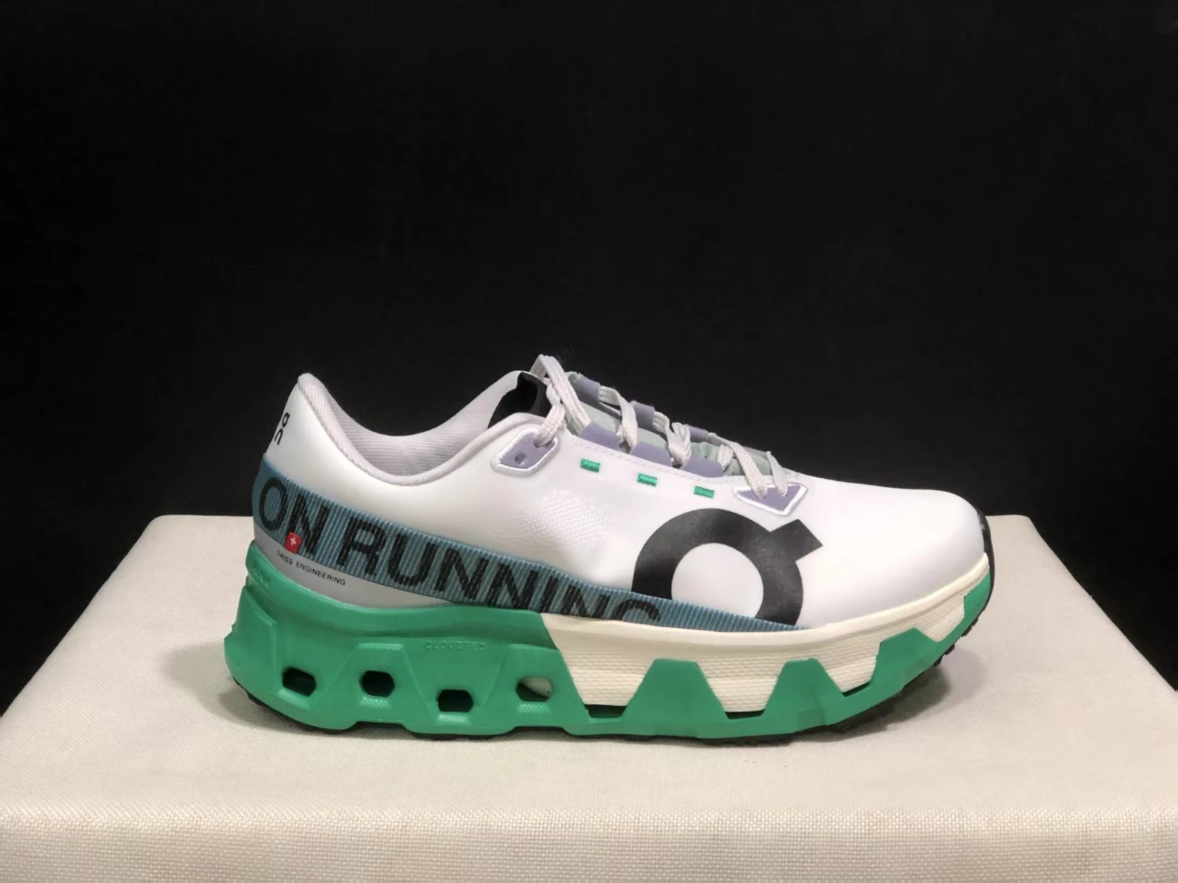 On Sneakers Cloudmonster 2 Running — 31