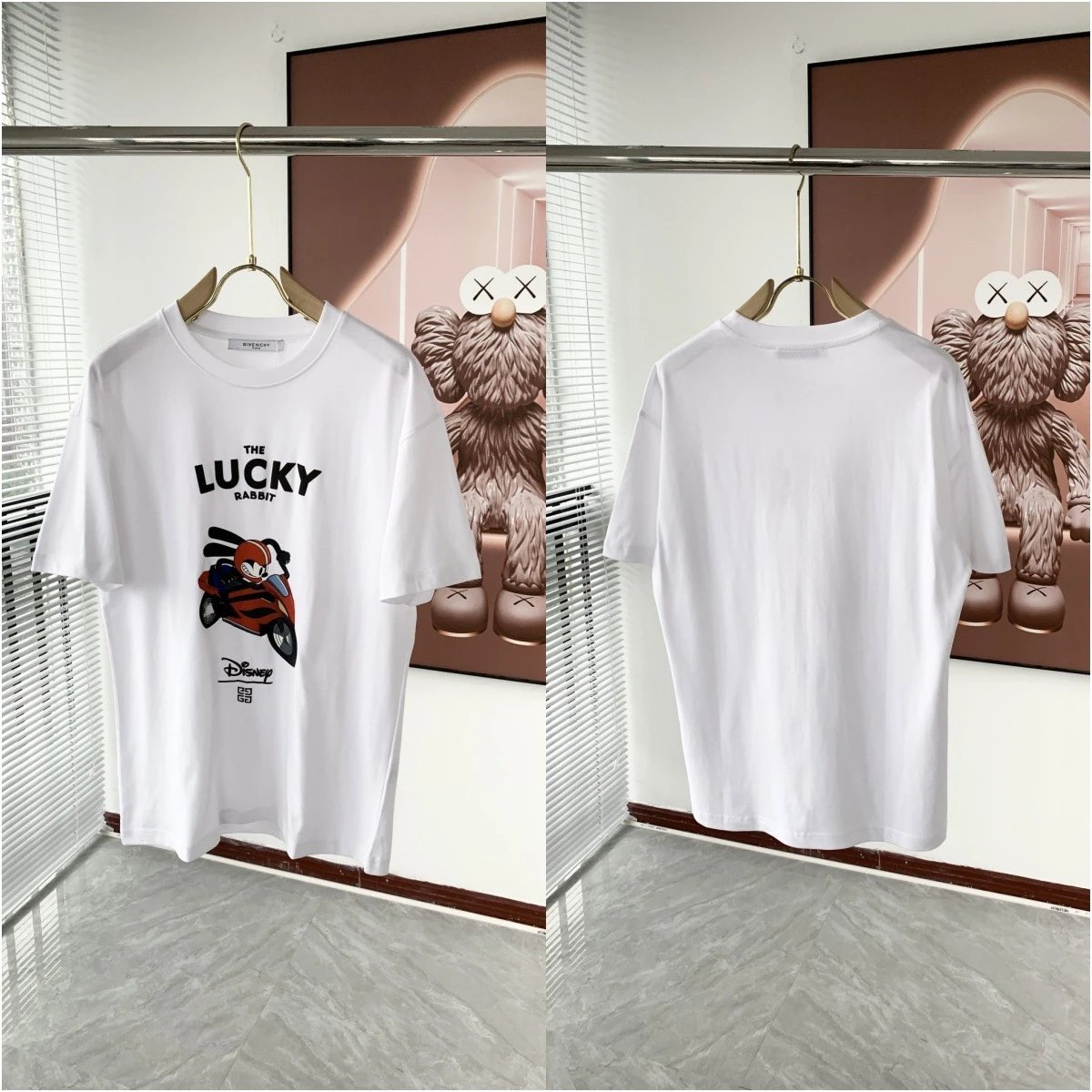 Givenchy T-Shirts Graphic Print — 848 white