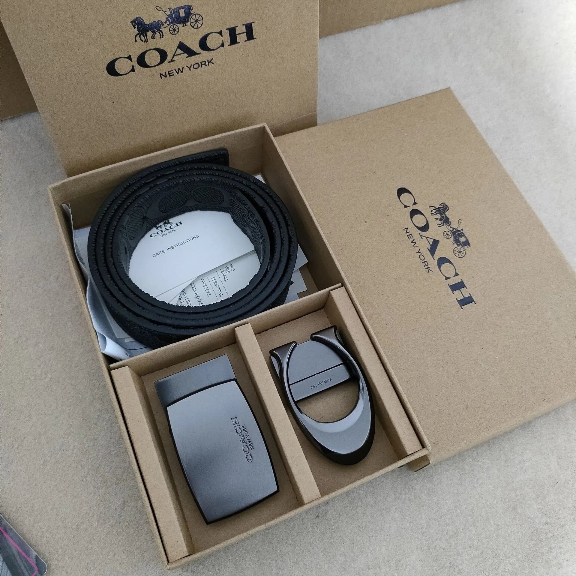 Coach Belts Reversible Signature C Pattern Belt with Interchangeable Buckles — Double-sided floral gift box set with letter and C- shaped buckles