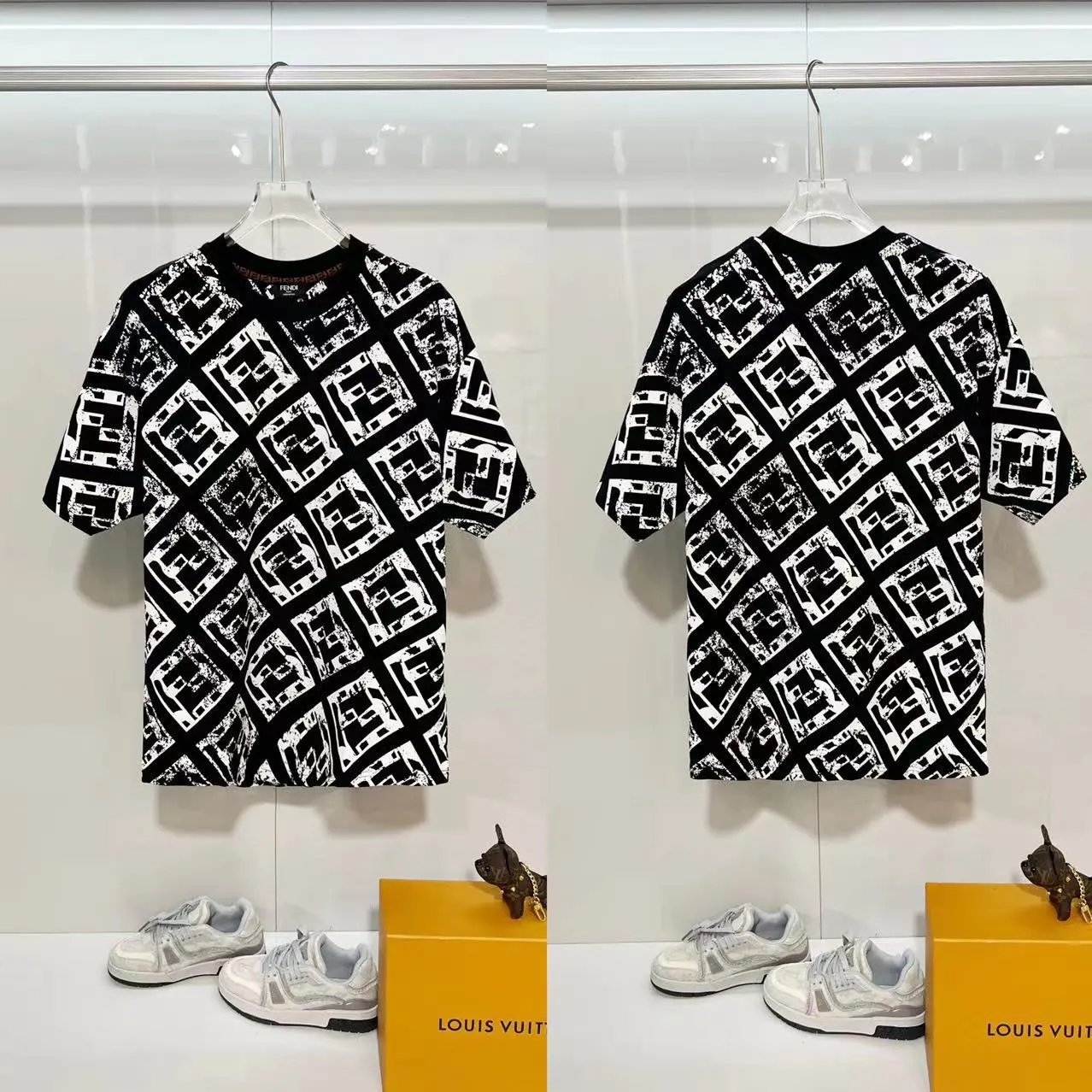 Fendi T-Shirts FF logo graphic short-sleeve T-shirt — F 02 Printed black
