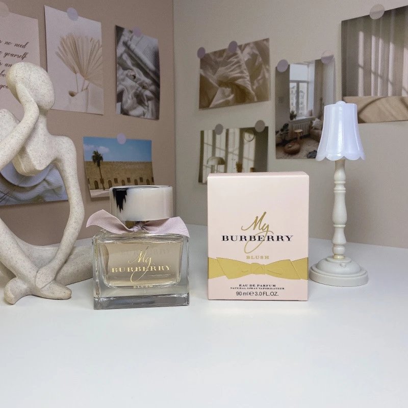 Burberry Hawthorn Bloom / Garden Roses Windsor Tonic — Pink Litchi 90 ml