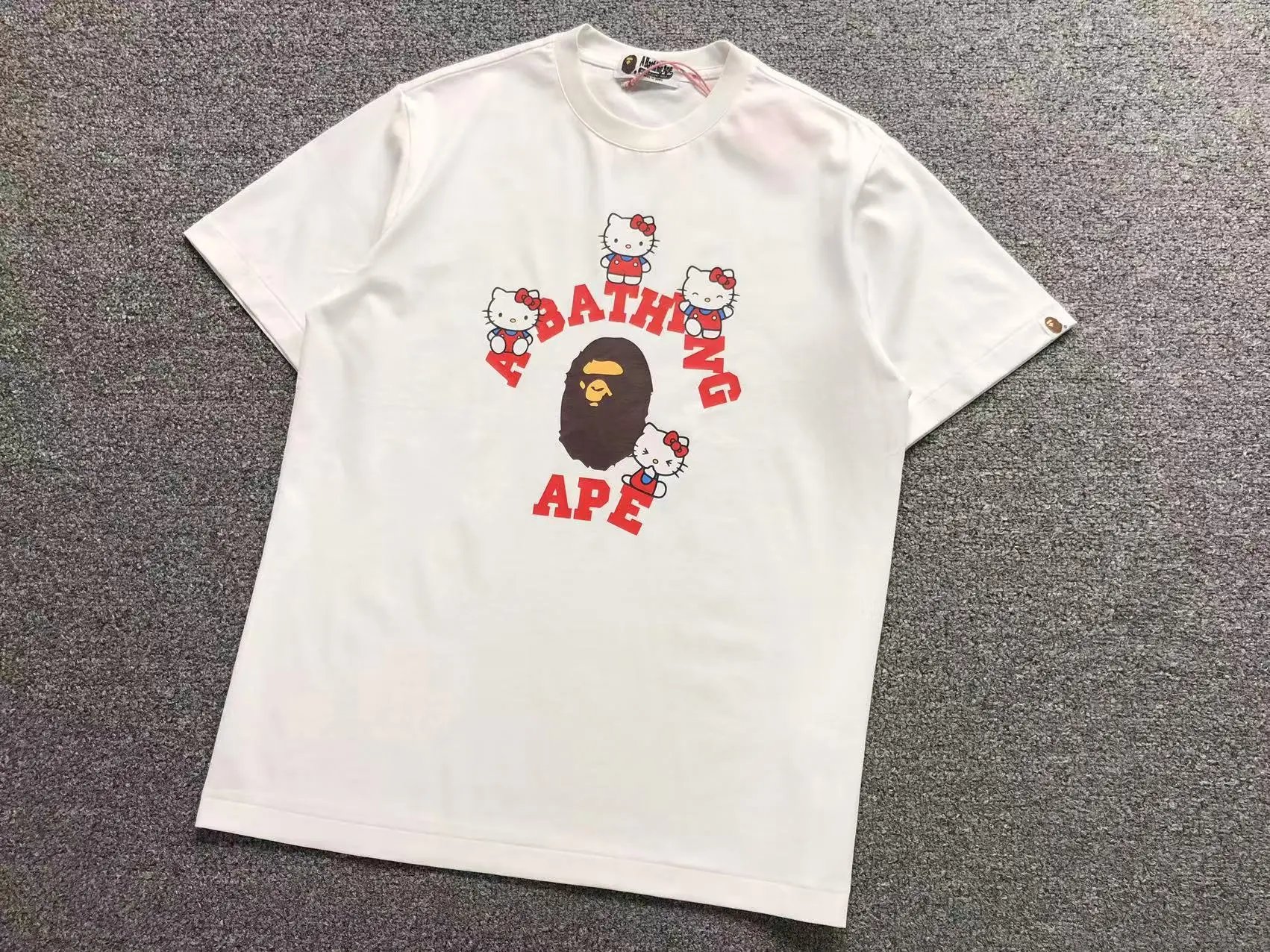 A Bathing Ape T-Shirts Short-Sleeve Graphic Print — 739 white