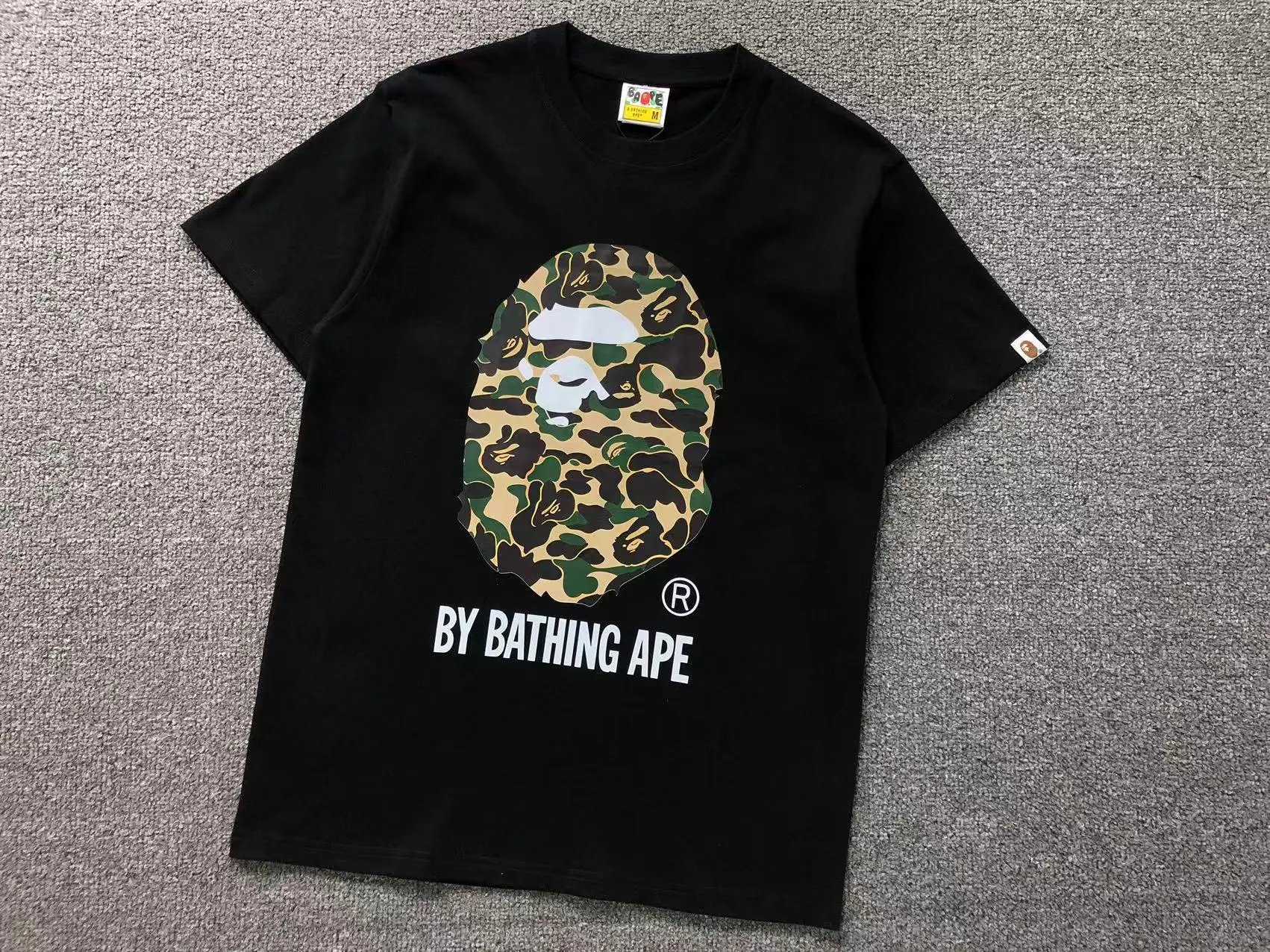 A Bathing Ape T-Shirts Short-Sleeve Graphic Print — 742 black