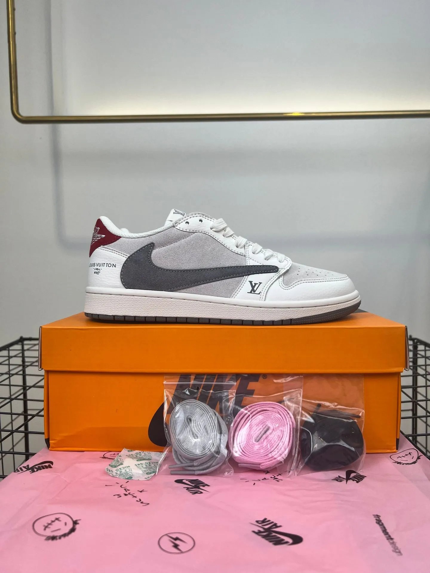 Nike Sneakers Air Jordan 1 Low — aj 1 Barb white ash hook V