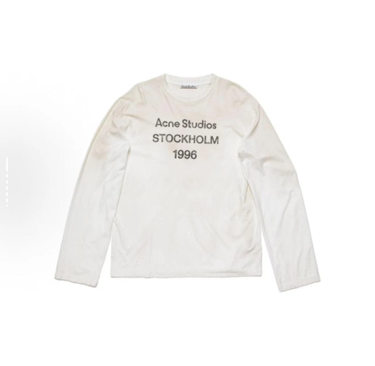 Unbranded Shirts Washed Graphic Long-Sleeve Crewneck Shirt — 3570 white models