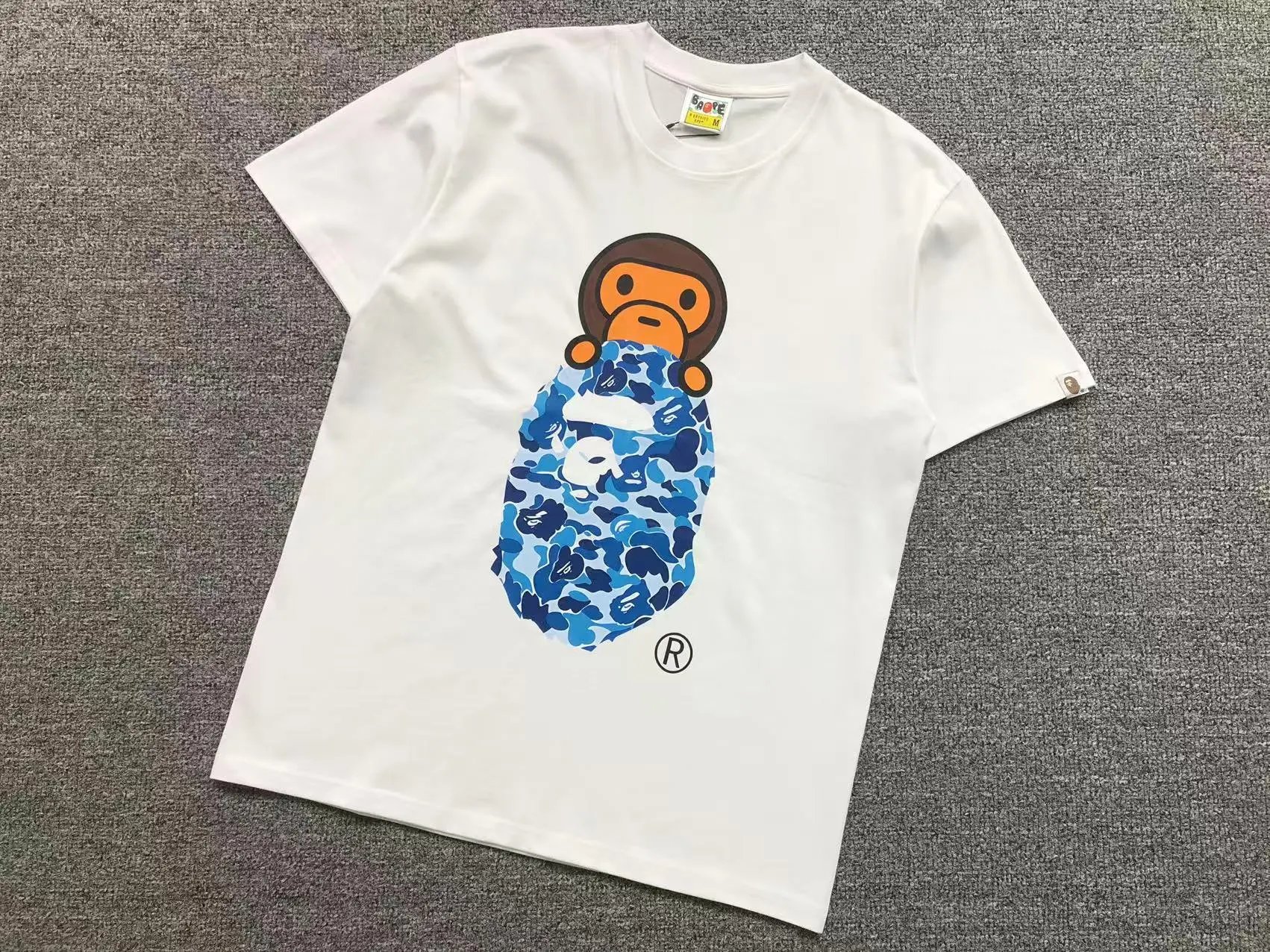 A Bathing Ape T-Shirts Graphic Print — 755 White