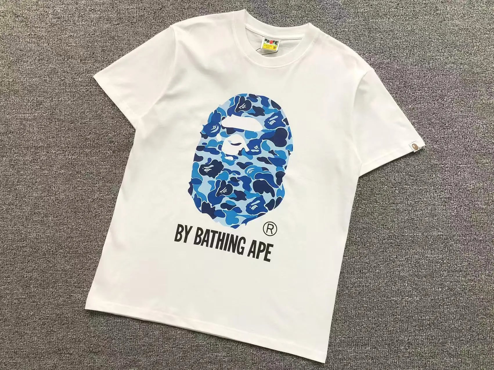A Bathing Ape T-Shirts Graphic Print — 758 white