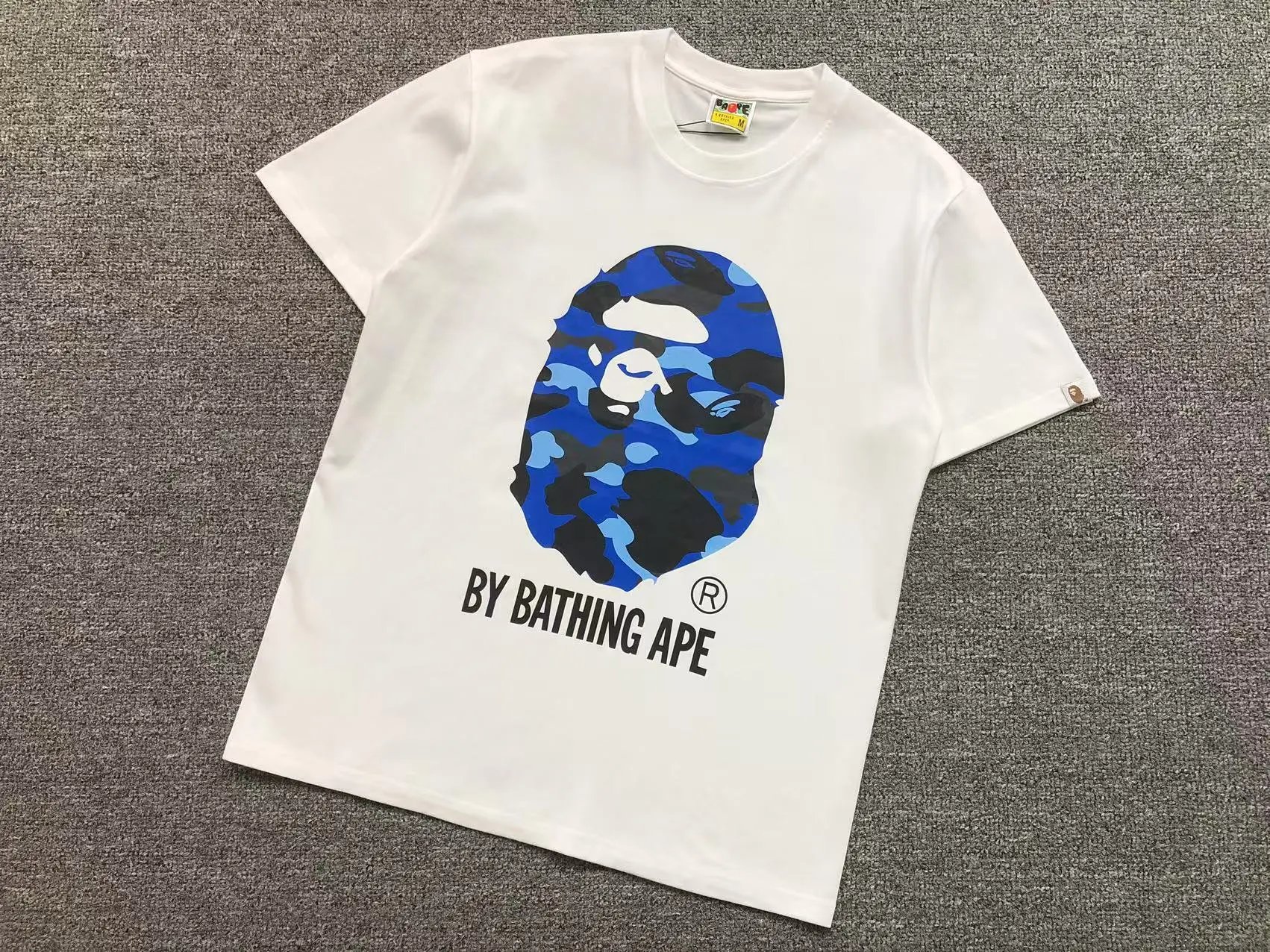A Bathing Ape T-Shirts Graphic Print — 759 White