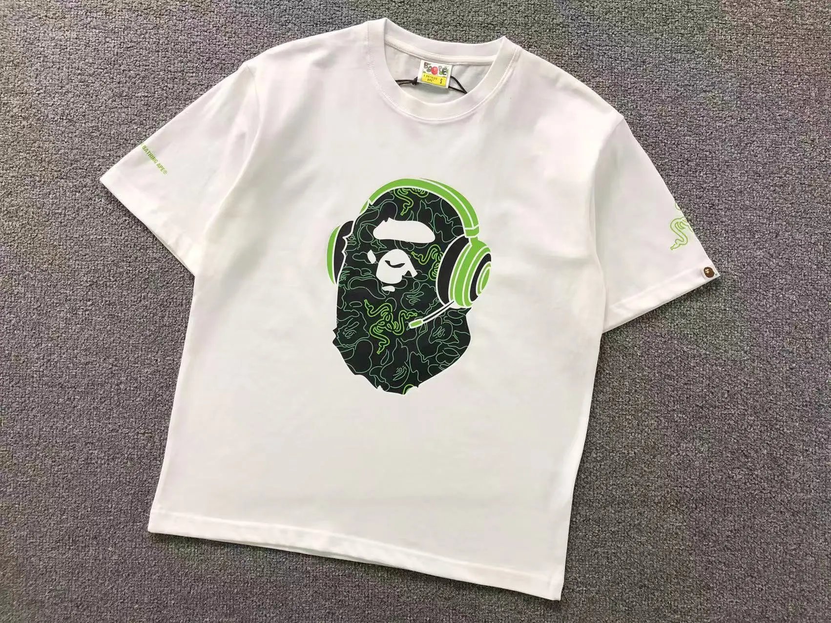 A Bathing Ape T-Shirts Graphic Print — 769 white