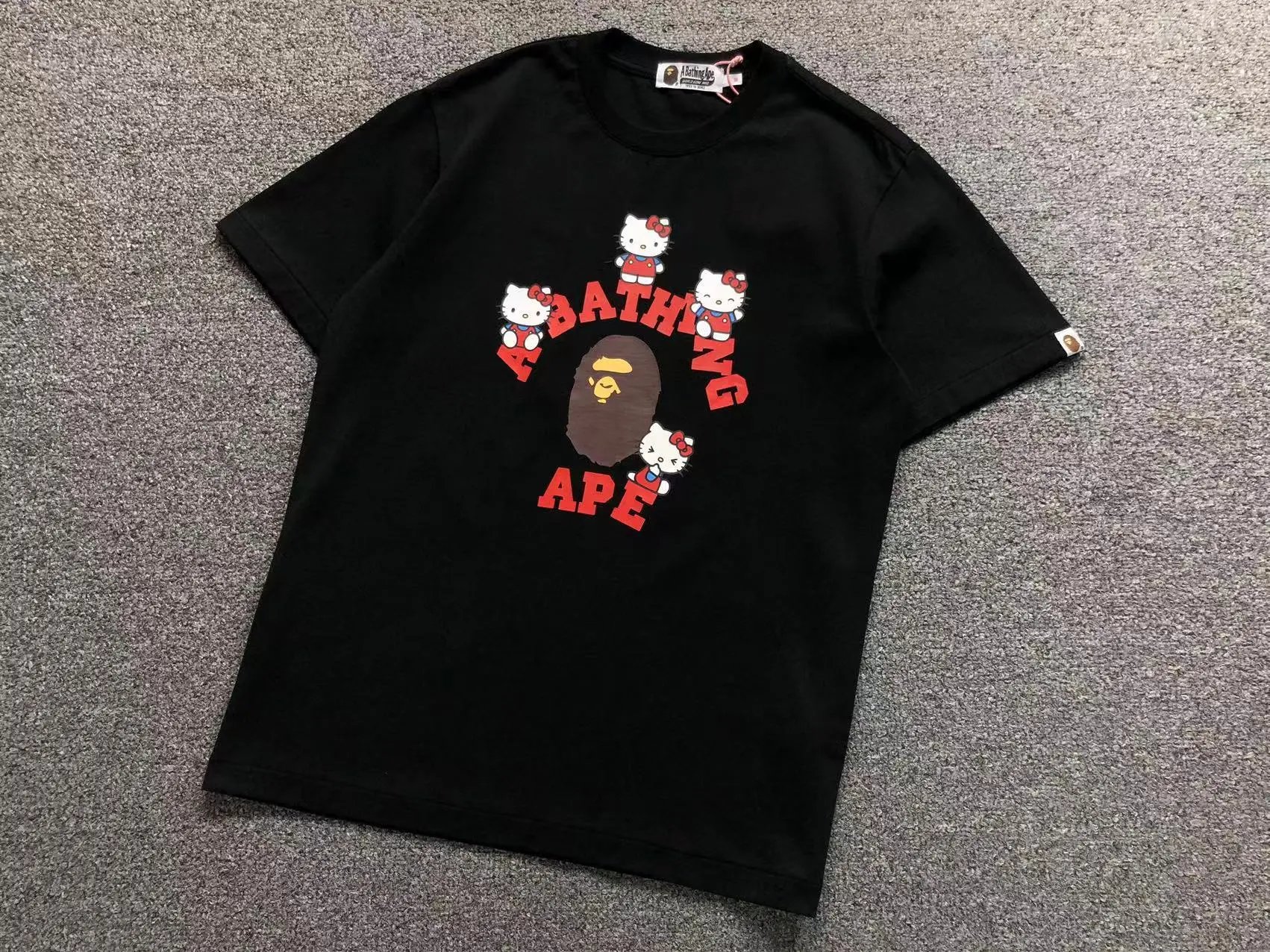 A Bathing Ape T-Shirts Short-Sleeve Graphic Print — 739 black