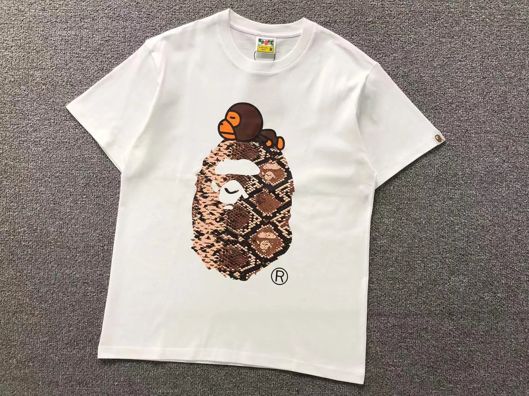 A Bathing Ape T-Shirts Short-Sleeve Graphic Print — 743 white