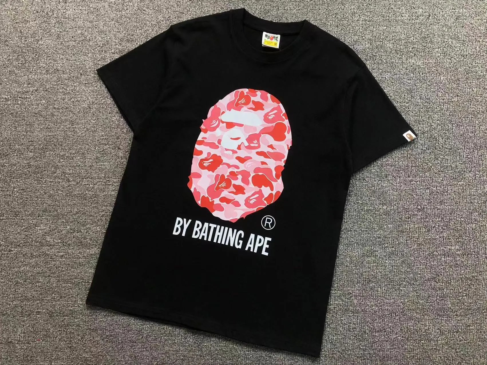 A Bathing Ape T-Shirts Graphic Print — 756 black