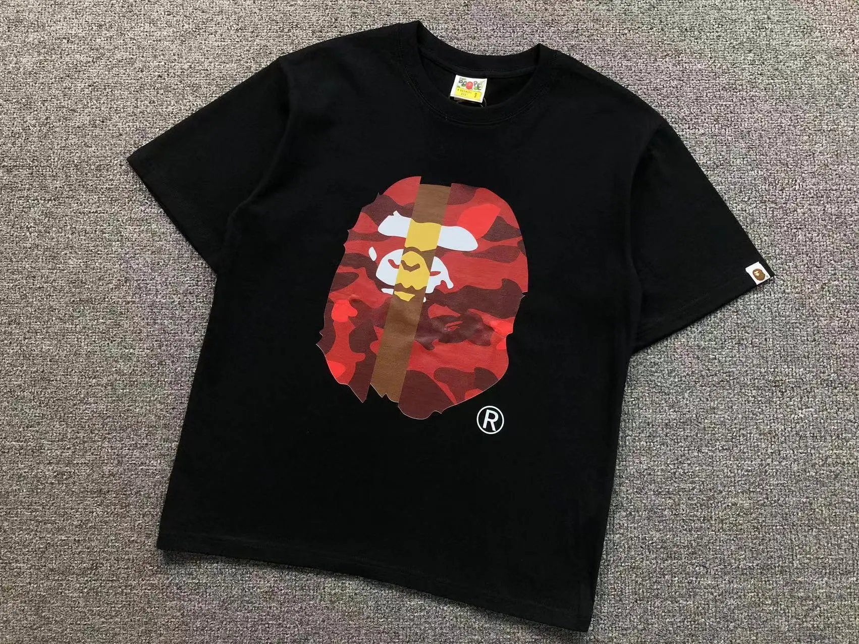 A Bathing Ape T-Shirts Graphic Print — 763 black