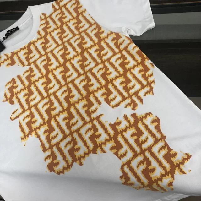 Fendi T-Shirts Short-Sleeve FF Logo Graphic T-Shirt product detail image 8