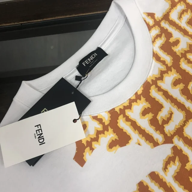 Fendi T-Shirts Short-Sleeve FF Logo Graphic T-Shirt product detail image 9