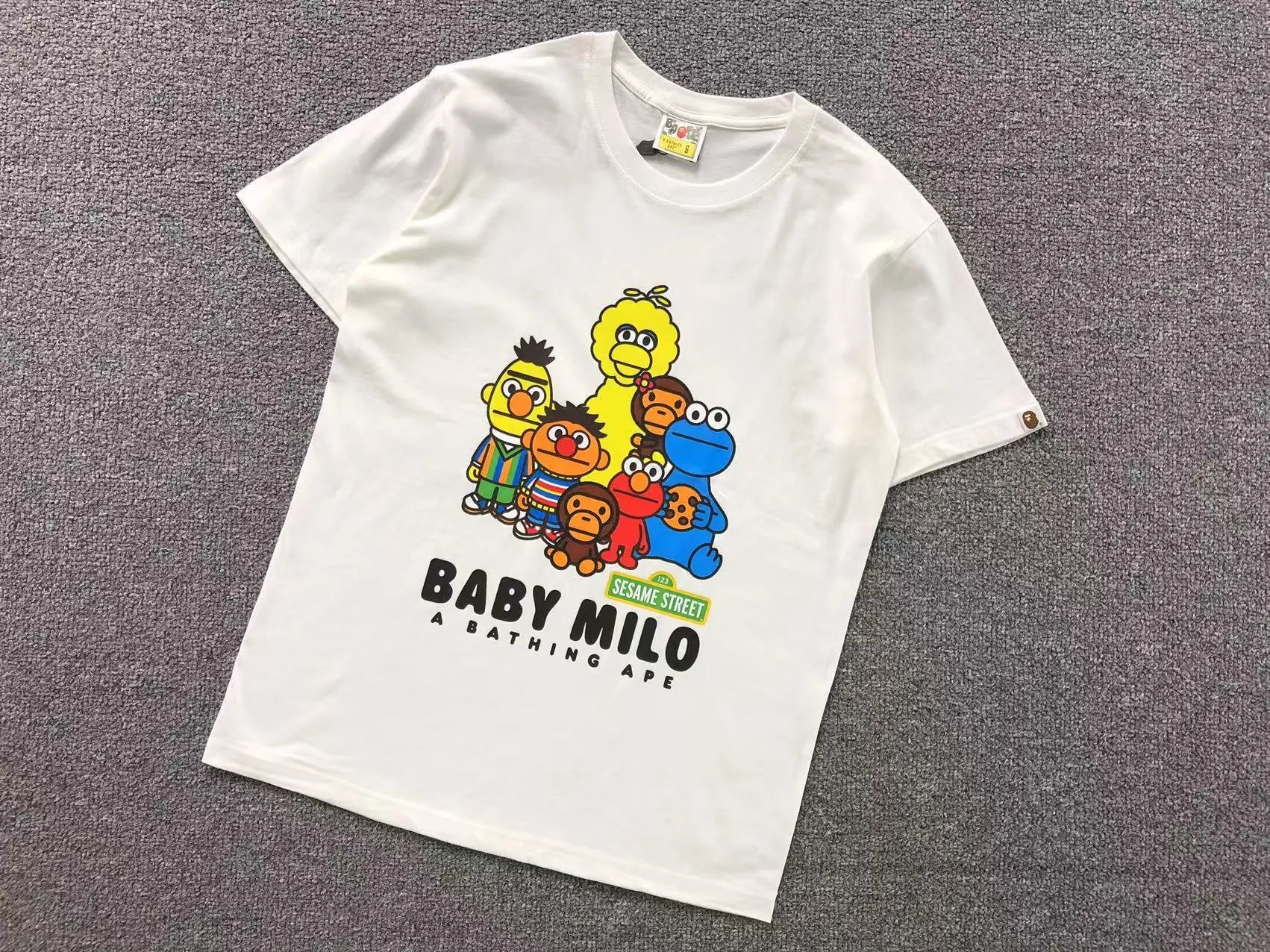 A Bathing Ape T-Shirts Graphic Print — 425 white