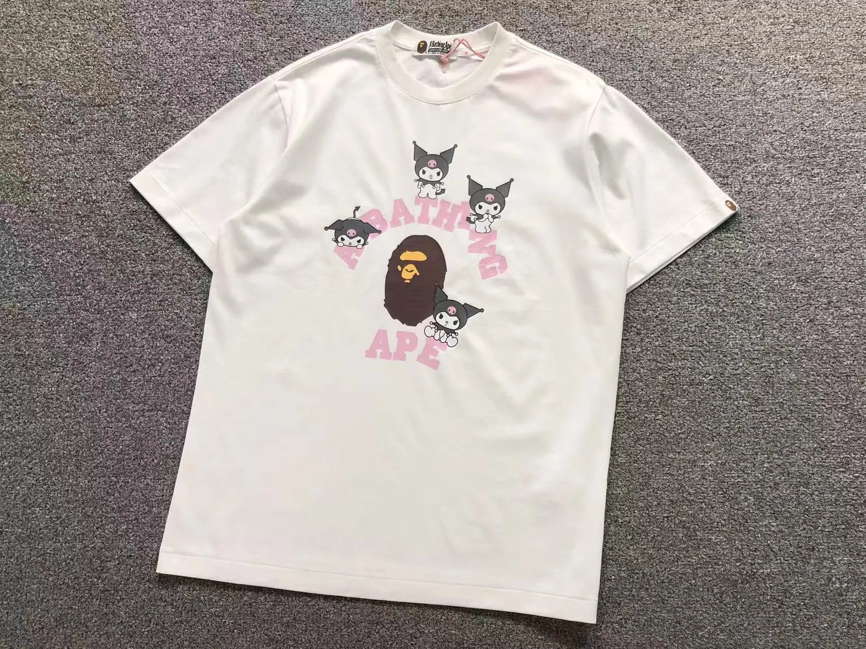 A Bathing Ape T-Shirts Short-Sleeve Graphic Print — 738 white
